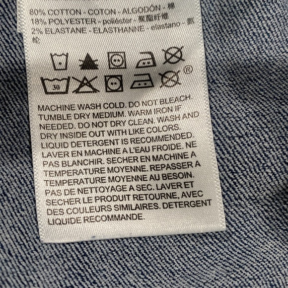 Girls Denim Jean Signature Levi Strauss Basic Truckers Jacket.    SIZE S - Picture 11 of 12